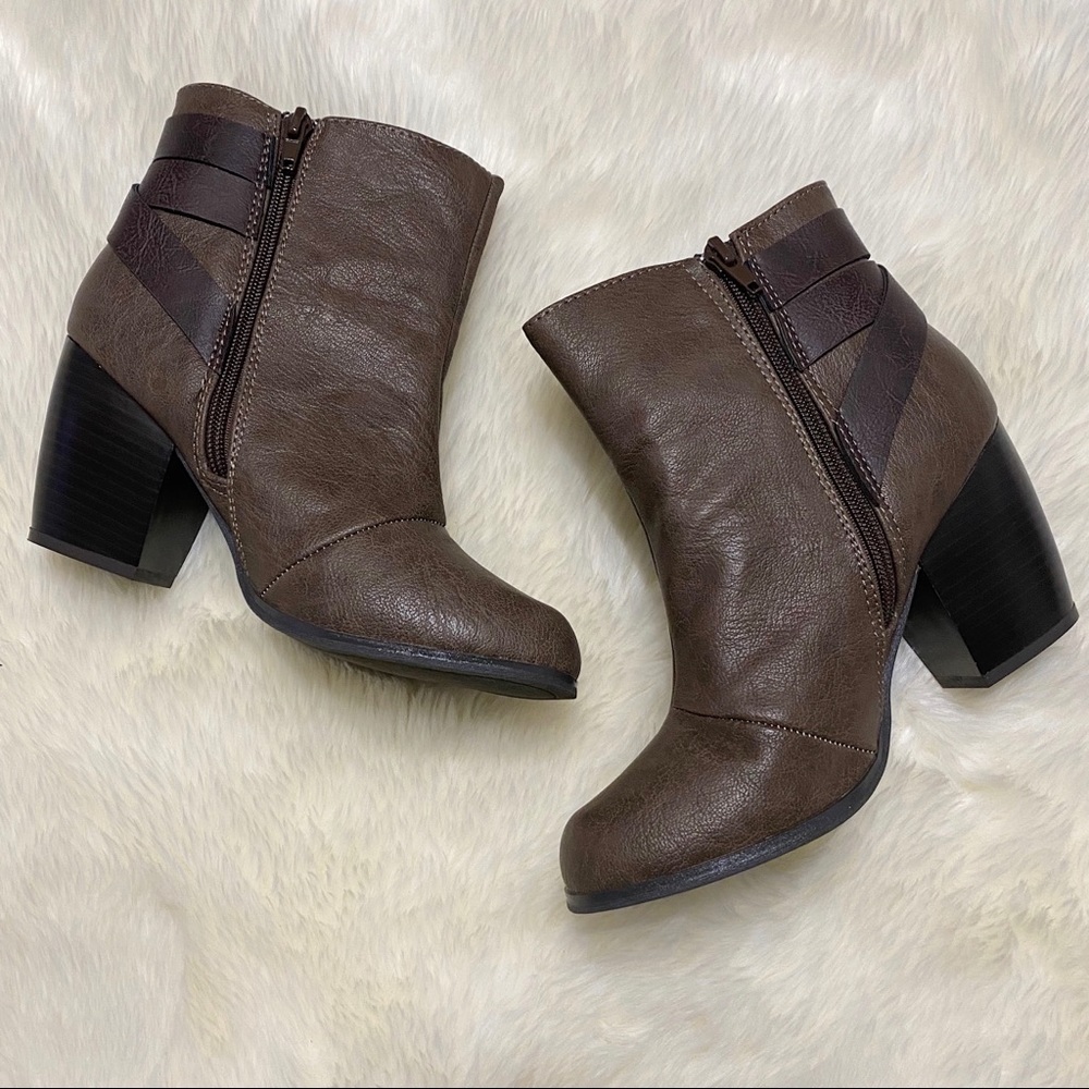 CHARLOTTE RUSSE Booties - Picture 2 of 6